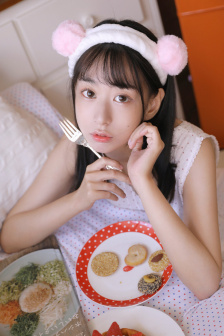 半夜装睡配合孩子趴趴